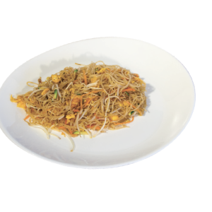 Spaghetti di riso con pollo al curry thai